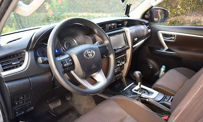 Toyota Fortuner 2.7 ...