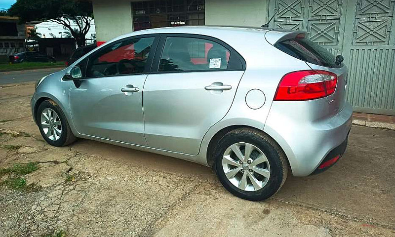 Vendo Kia Rio Spice ...