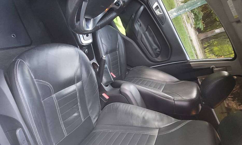 Se Vende Ford Fiesta...
