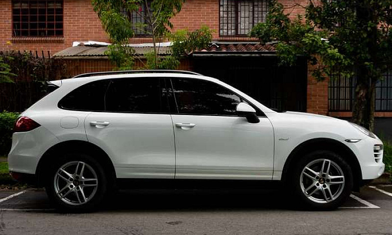 Porsche Cayenne...