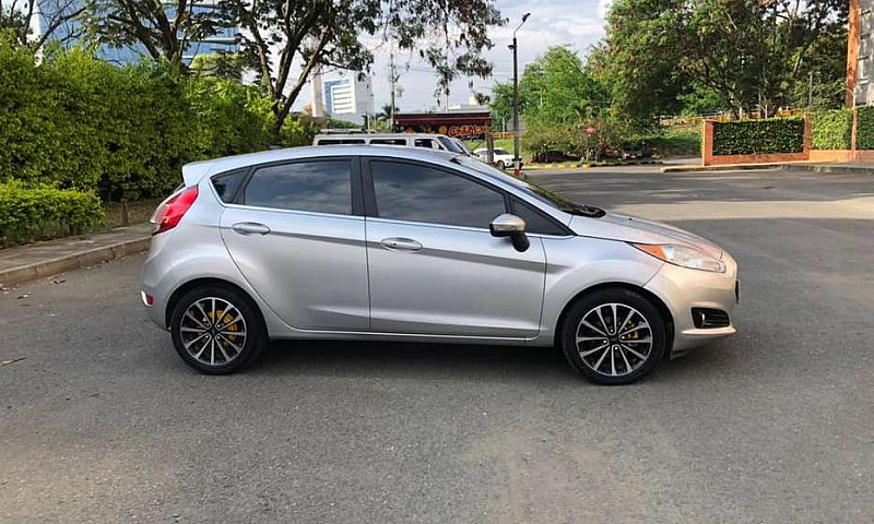 Ford Fiesta 2017 Tit...