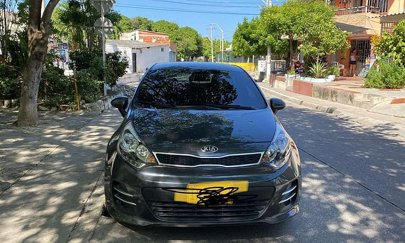 Vendo Kia Rio Space ...