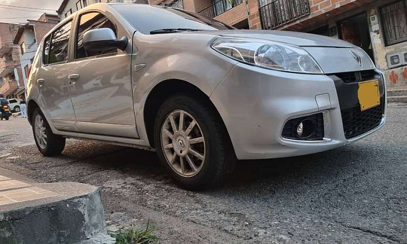 Renault Sandero Dyna...