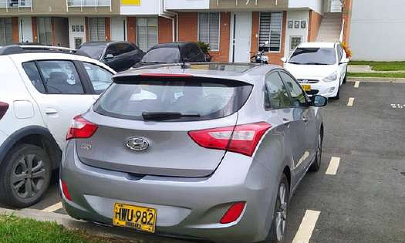 Se Vende Hyundai I30...