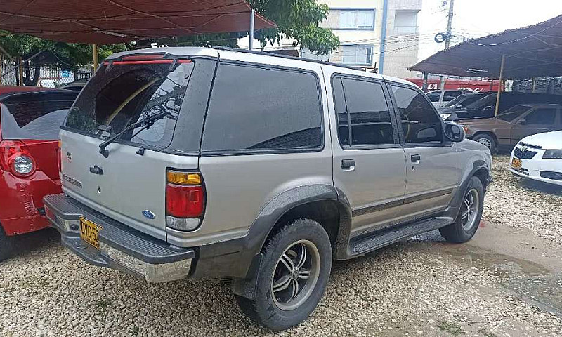 Ford Explorer Full E...