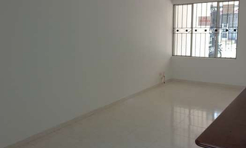 Casa Con Excelente U...