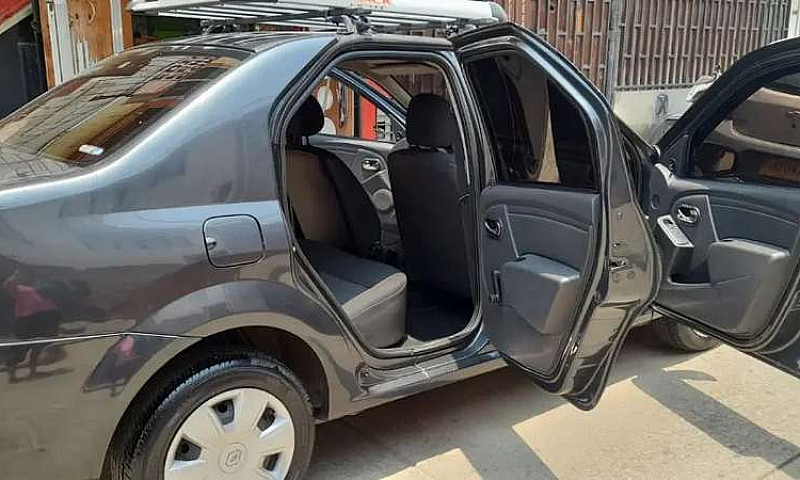 Vendo Renault Logan...