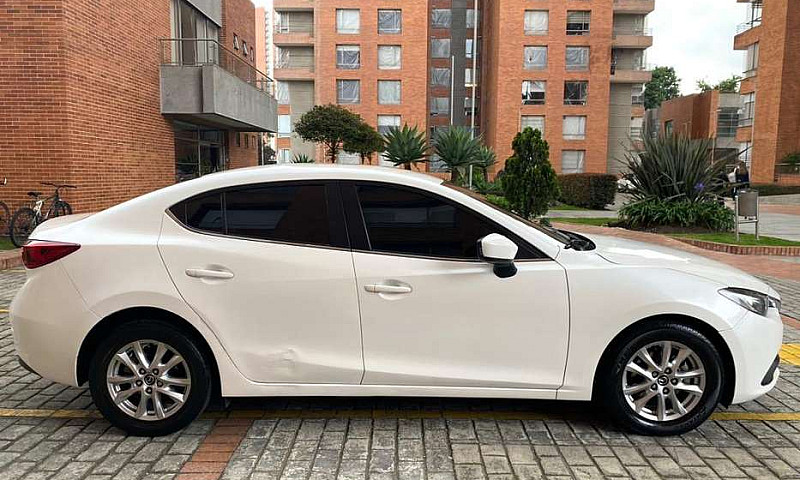 Vendo Mazda 3 2015...