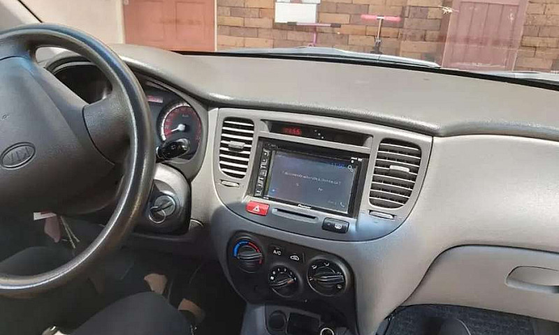 Carro Kia  Única Due...