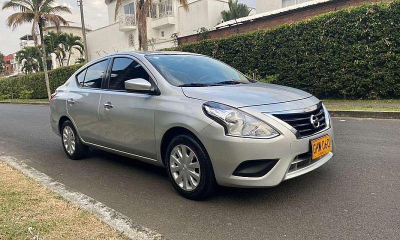 Nissan Versa Automat...