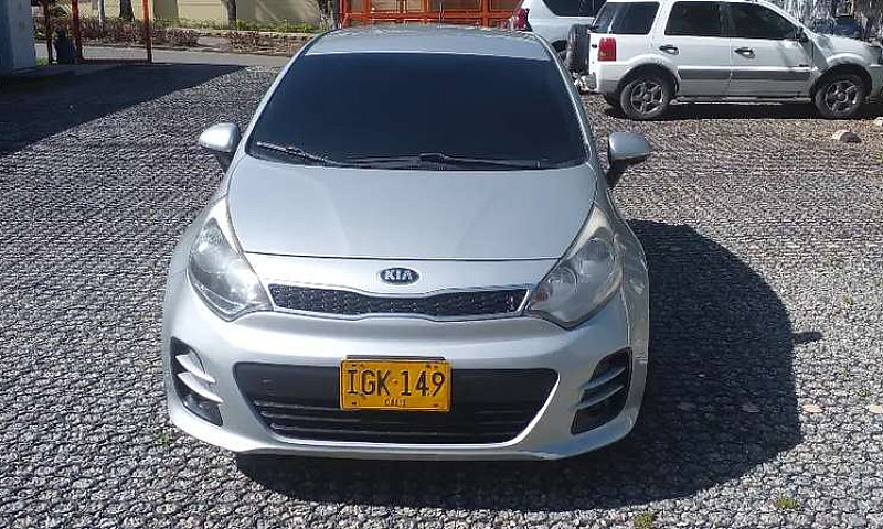 Vendo Automóvil Kia ...