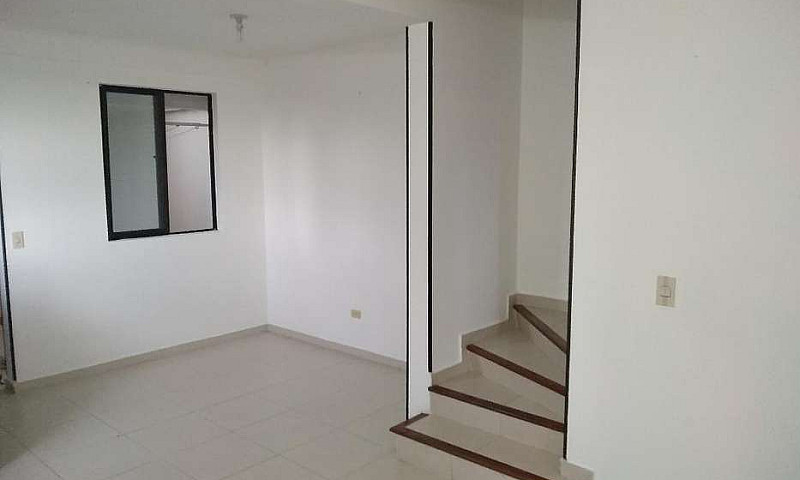 Arriendo Casa Bosque...
