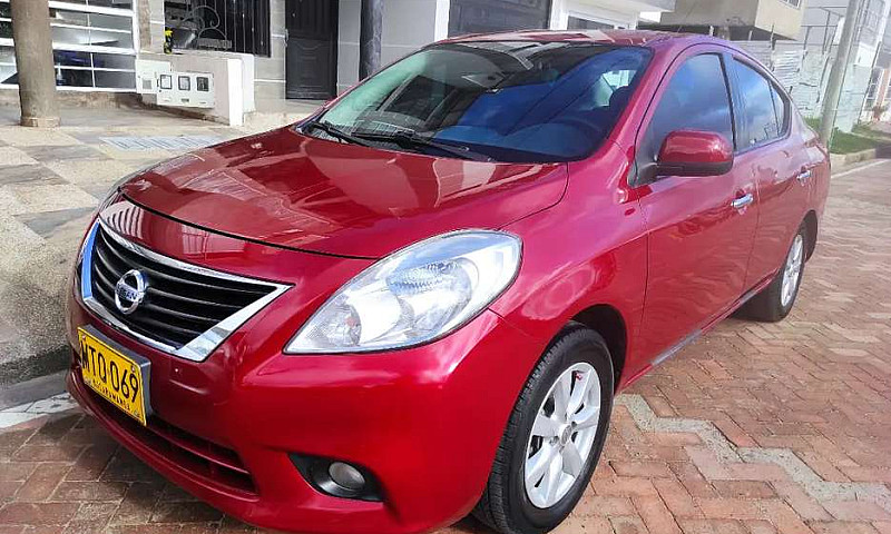 Nissan Versa Advance...