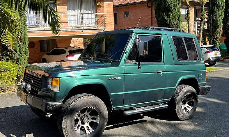 Mitsubishi  Montero ...