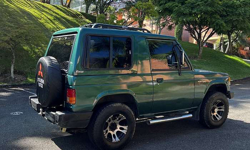 Mitsubishi  Montero ...
