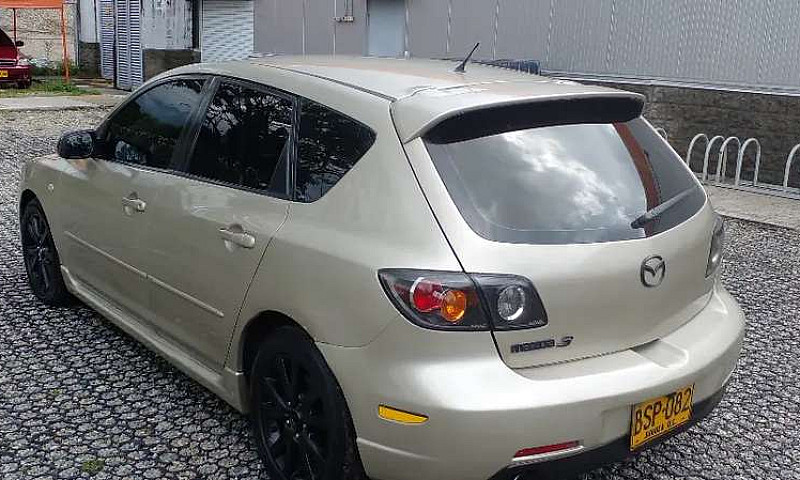 Vendo Automóvil Mazd...
