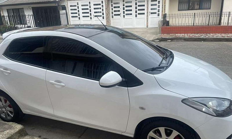 Mazda 2 Bonito...