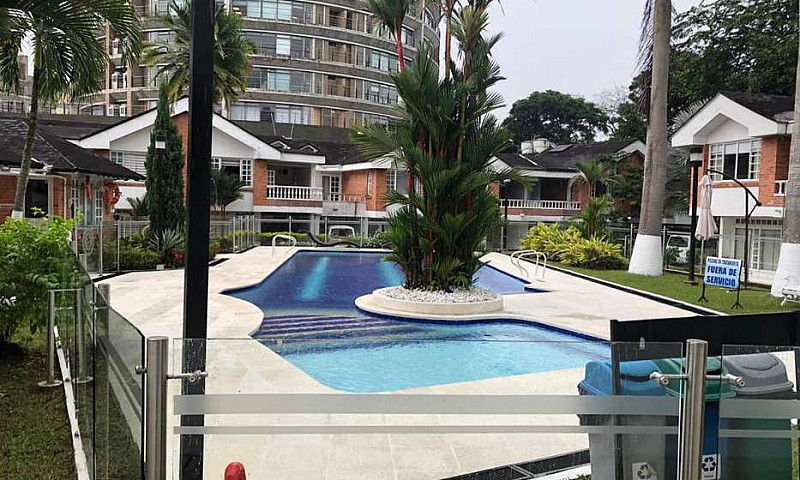 Casa En Arriendo Con...