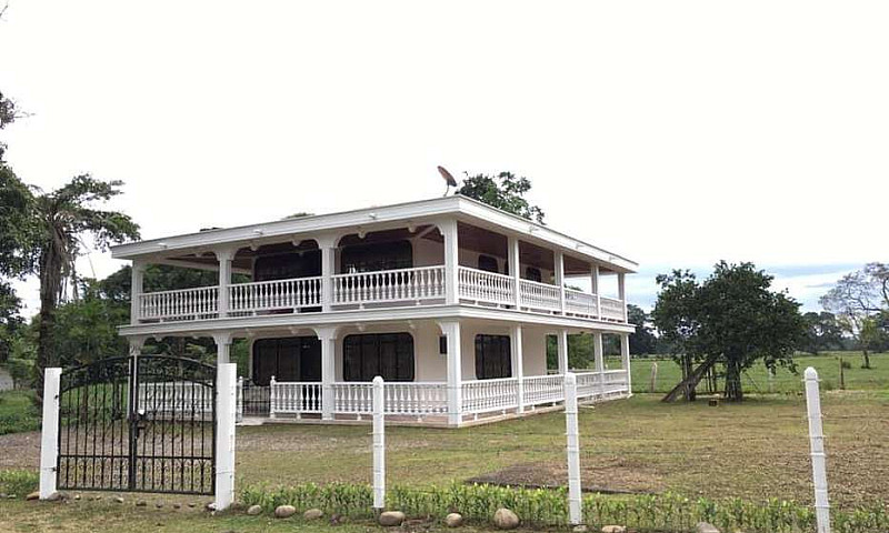 Arriendo Casa...