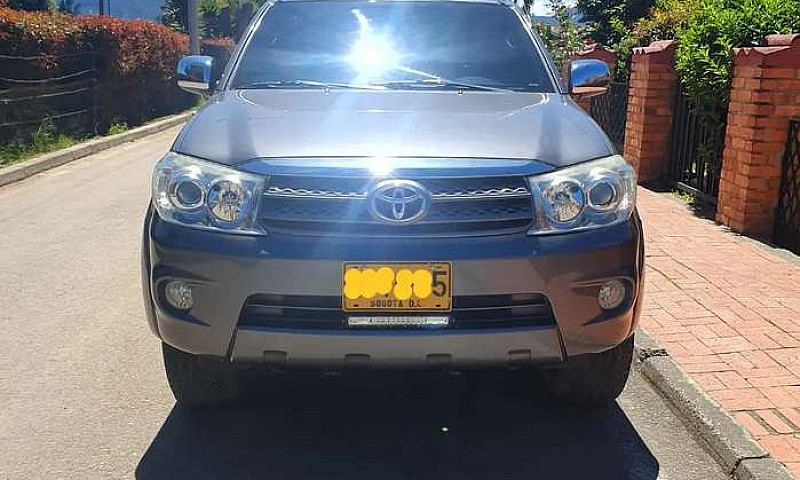 Toyota Fortuner...