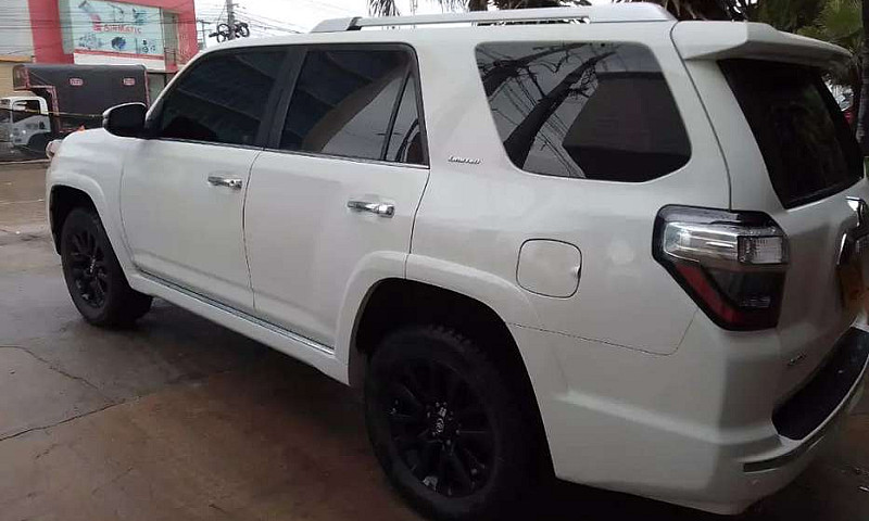 Toyota 4 Runner 2015...