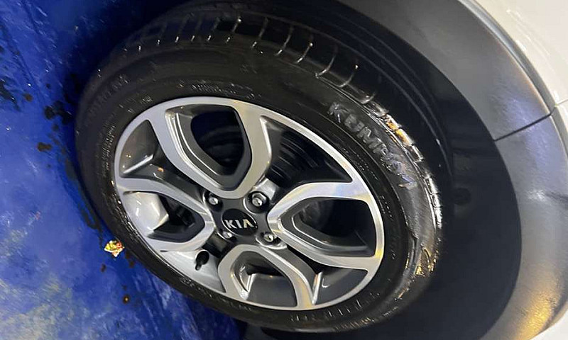Kia Picanto X Line...