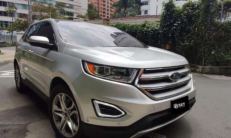 Ford Edge Titanium 2...