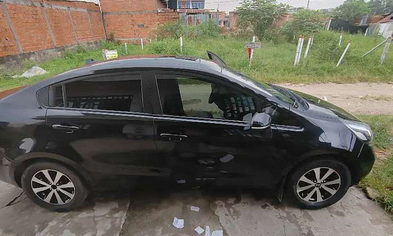 Vendo Kia Río Full E...