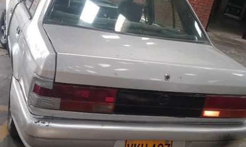 Vendo Mazda 323 Mode...