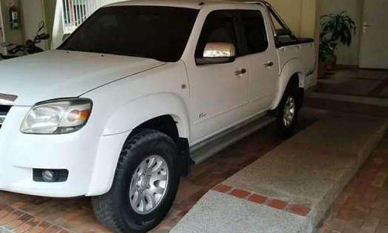 Vendo Camioneta Mazd...