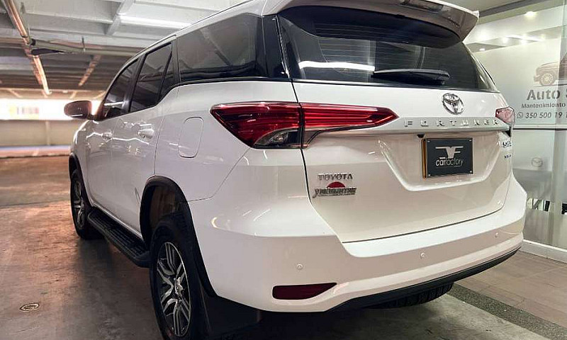 Toyota Fortuner Stre...