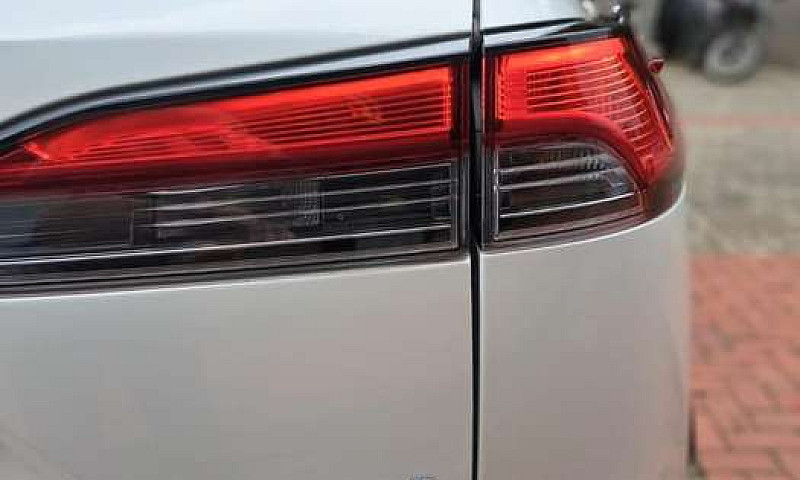 Toyota Corolla Cross...