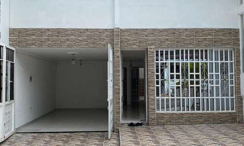 Se Vende Casa...