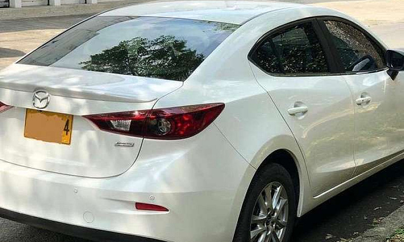 Mazda 3 Touring 2017...