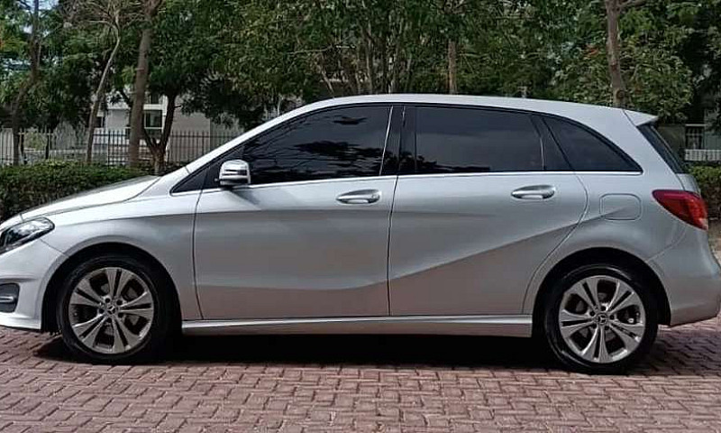 Mercedes Benz B 180 ...