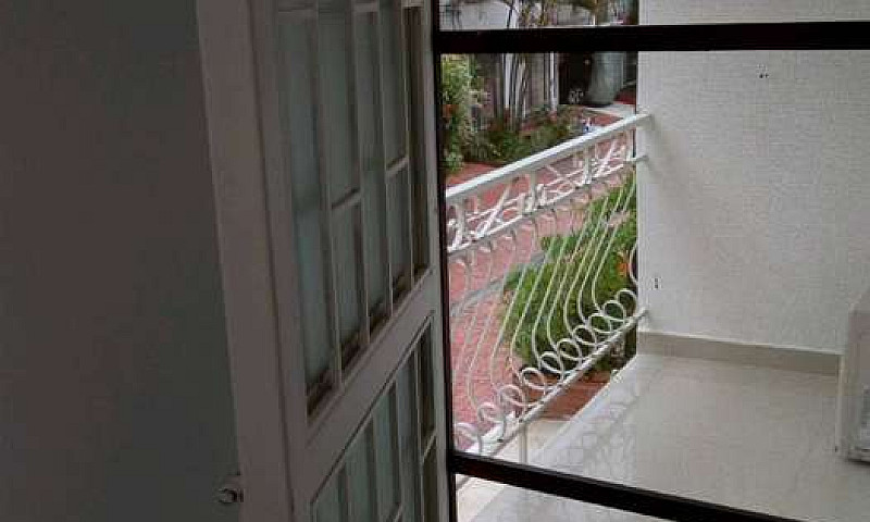 Se Arrienda Casa Con...