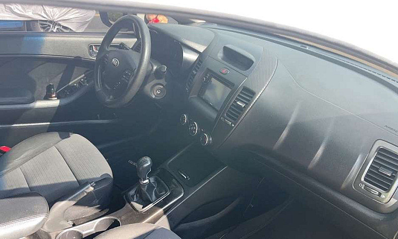 Hermoso Kia Cerato P...