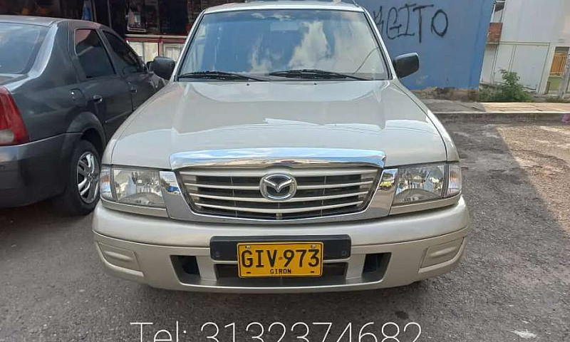 Camioneta Mazda B220...