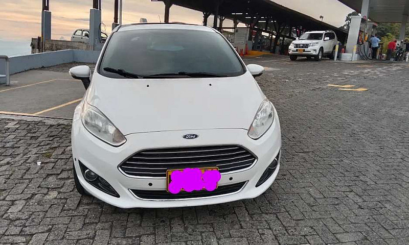 Ford Fiesta Titanium...