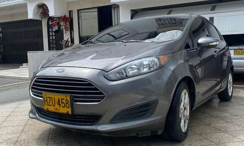 Se Vende Ford Fiesta...