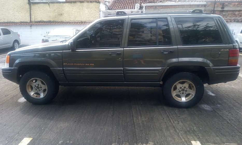 Vendo Jeep Cherokee ...