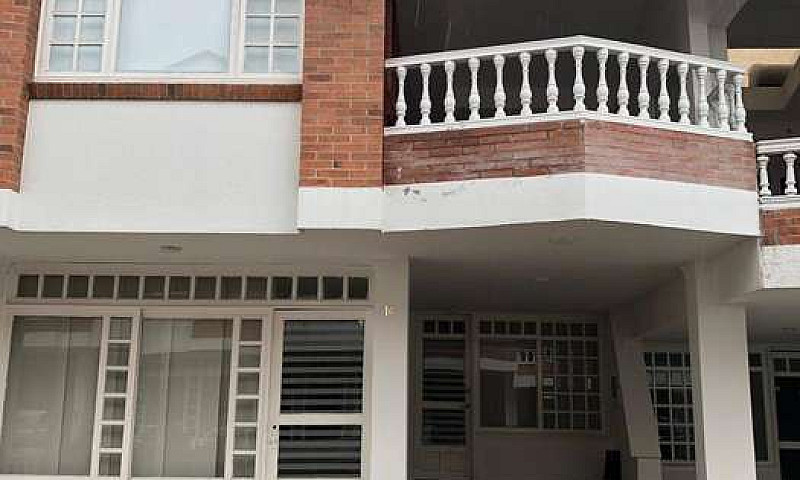 Casa En Arriendo Con...