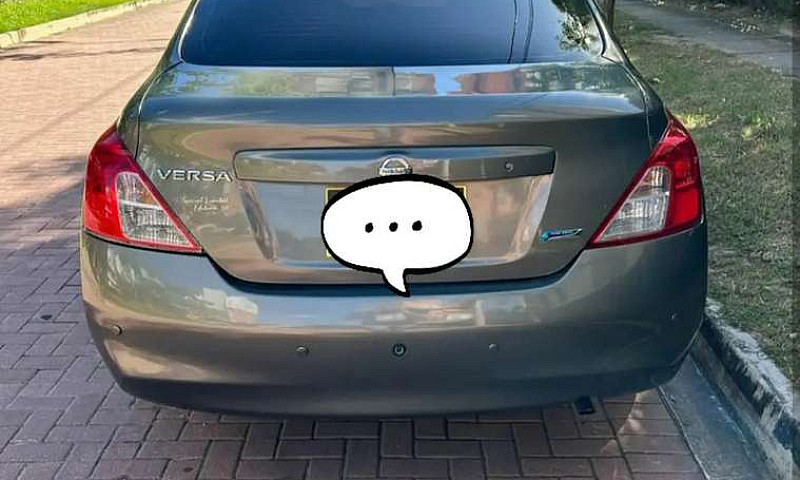Nissan Versa Automát...