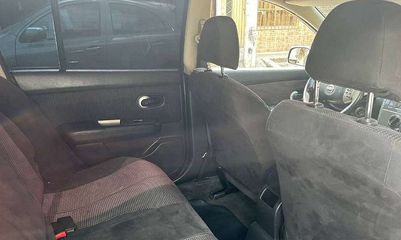 Nissan Tiida Premium...