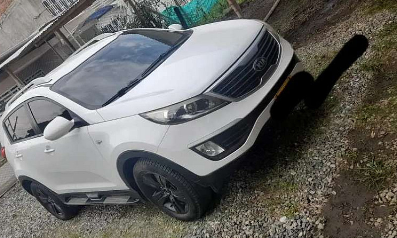 Vendo Kia  Sportage...