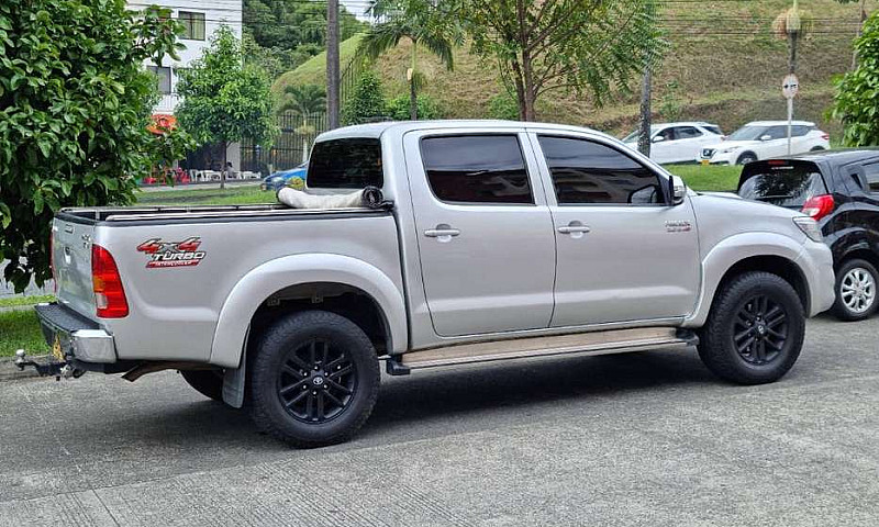 Toyota Hilux 2.014...