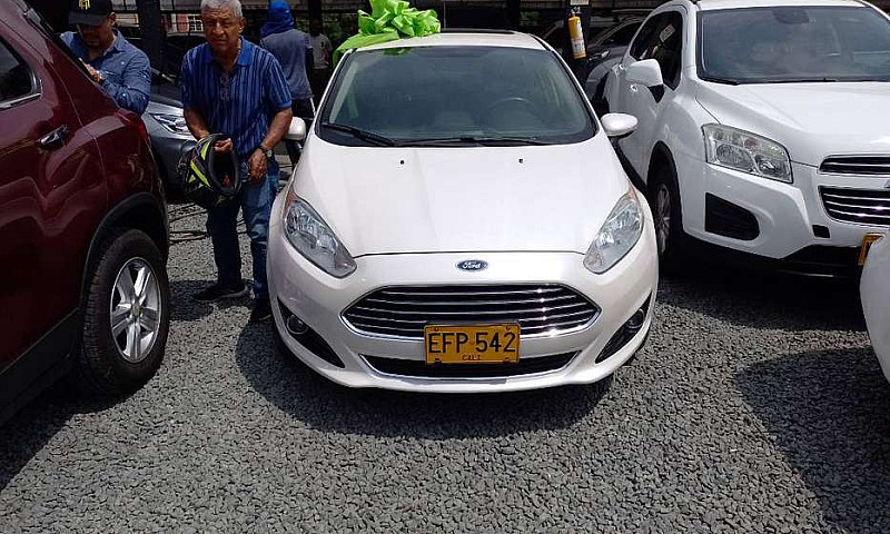 Vento Ford Fiesta Ti...