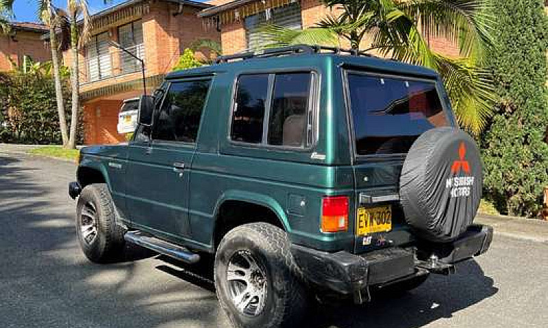 Mitsubishi  Montero ...