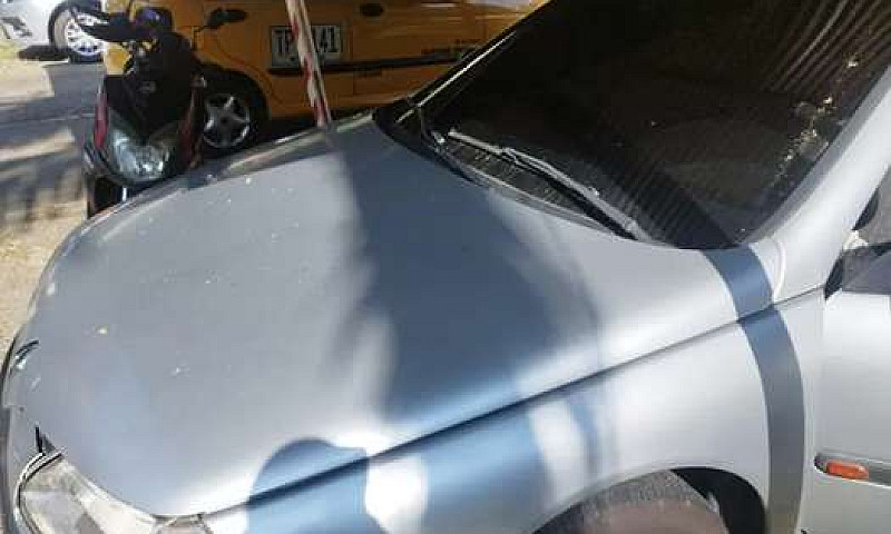 Renault Laguna...