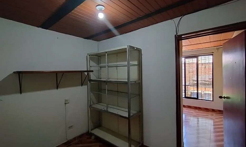 Casa Recién Remodela...